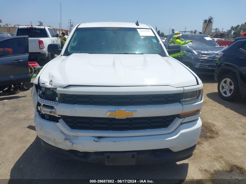 2018 Chevrolet Silverado 1500 Custom VIN: 1GCRCPEC7JZ154437 Lot: 39687882