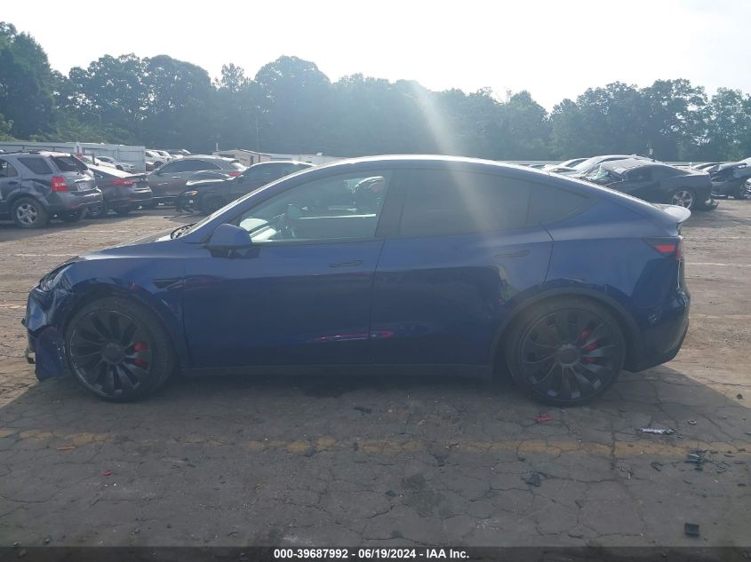 2022 Tesla Model Y Performance Dual Motor All-Wheel Drive VIN: 7SAYGDEF2NF415738 Lot: 39687992