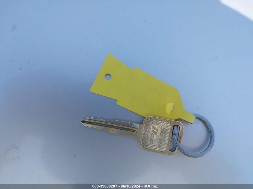 2002 Chevrolet Tracker Hard Top Base VIN: 2CNBE13C726922180 Lot: 39688207