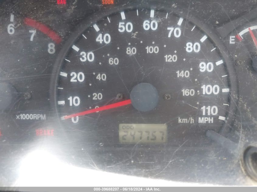 2002 Chevrolet Tracker Hard Top Base VIN: 2CNBE13C726922180 Lot: 39688207