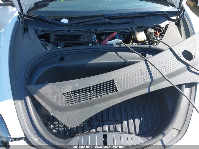 TESLA MODEL 3 - zdjęcie 10