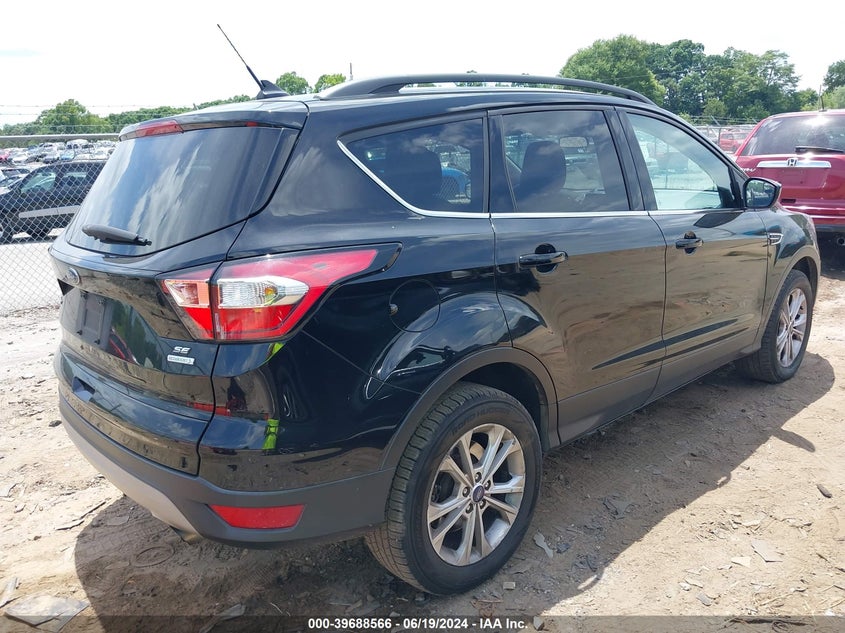 VIN 1FMCU0GD5JUB66904 2018 FORD ESCAPE SE