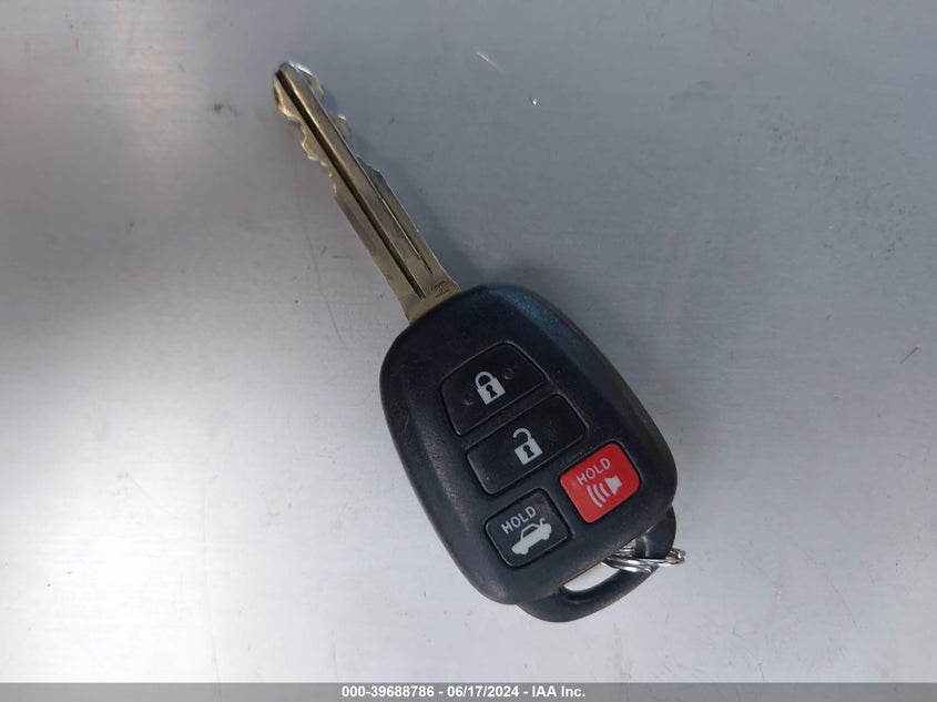 2017 Toyota Corolla Le VIN: 5YFBURHE2HP581147 Lot: 39688786