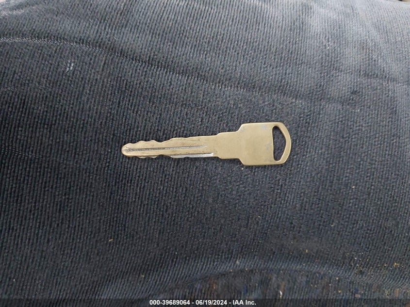 2000 Chevrolet Silverado 1500 Ls VIN: 1GCEC19TXYZ145120 Lot: 39689064