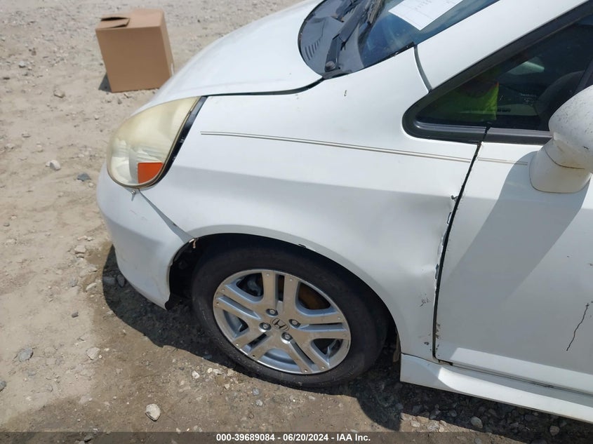 2007 Honda Fit Sport VIN: JHMGD38667S017606 Lot: 39689084