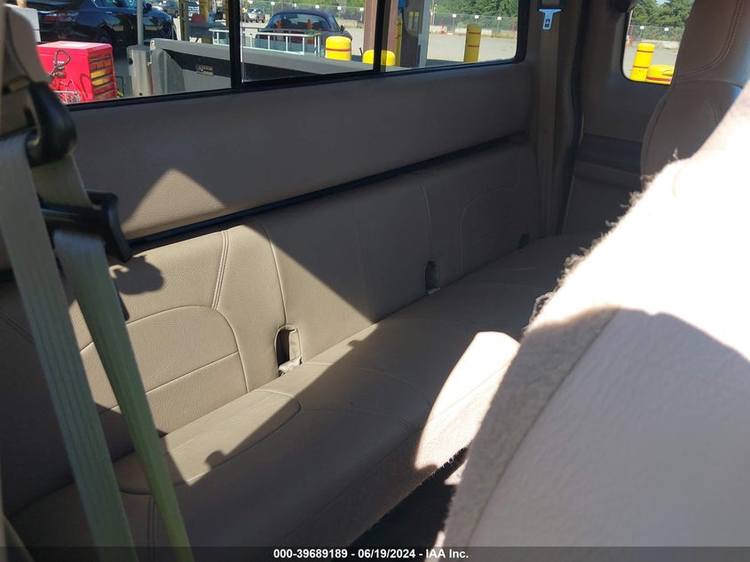 1999 Ford F250 Super Duty VIN: 1FTNX20S0XEB86439 Lot: 39689189