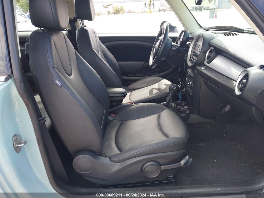 2013 Mini Hardtop Cooper VIN: WMWSU3C52DT547990 Lot: 39689211