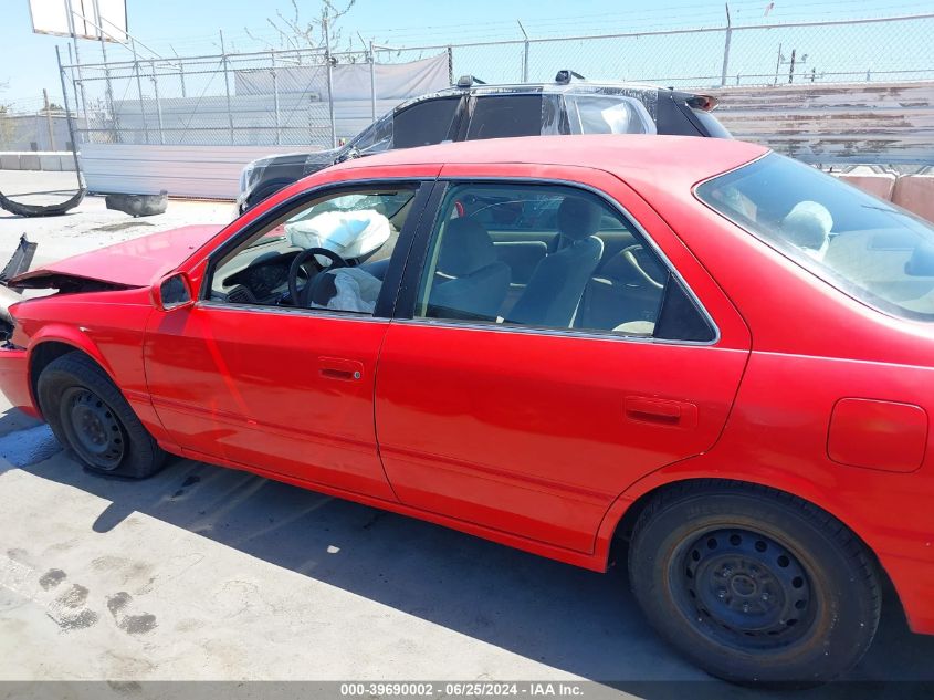 1999 Toyota Camry Le VIN: JT2BG22K0X0268239 Lot: 39690002