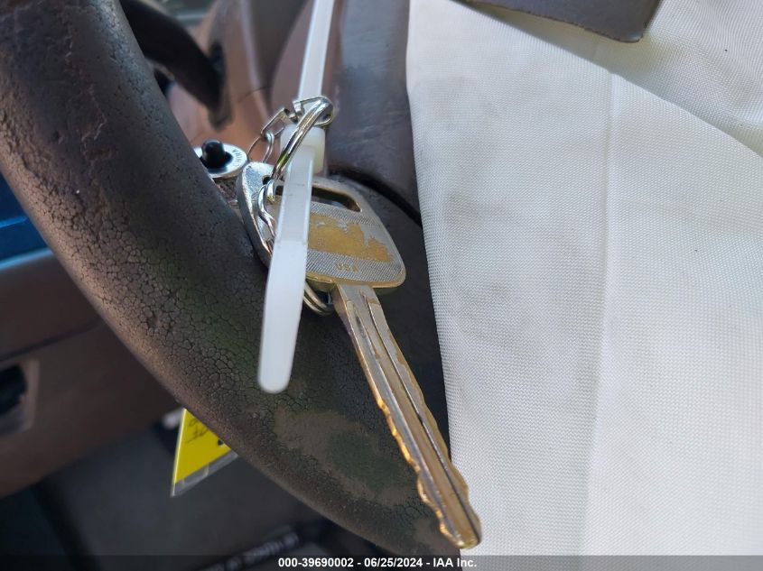 1999 Toyota Camry Le VIN: JT2BG22K0X0268239 Lot: 39690002