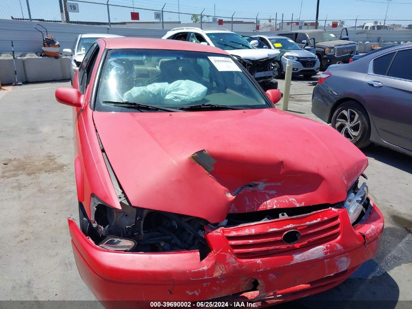 1999 Toyota Camry Le VIN: JT2BG22K0X0268239 Lot: 39690002