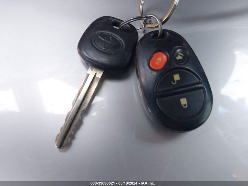 2004 Toyota Sienna Le VIN: 5TDZA23C74S197774 Lot: 39690021