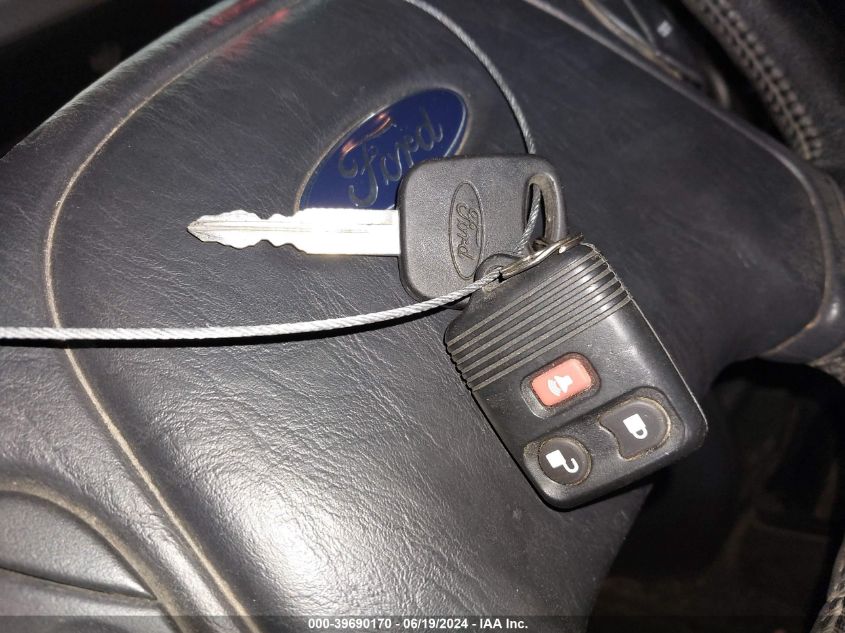 2003 Ford Escape Xlt VIN: 1FMCU03113KA80855 Lot: 39690170