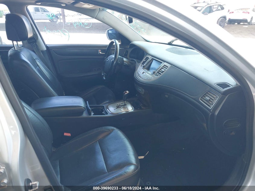2011 Hyundai Genesis 3.8 VIN: KMHGC4DE7BU136104 Lot: 39690233