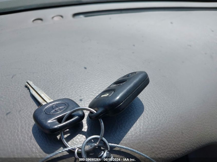 2003 Toyota Camry Le VIN: JTDBE32K430176080 Lot: 39690264