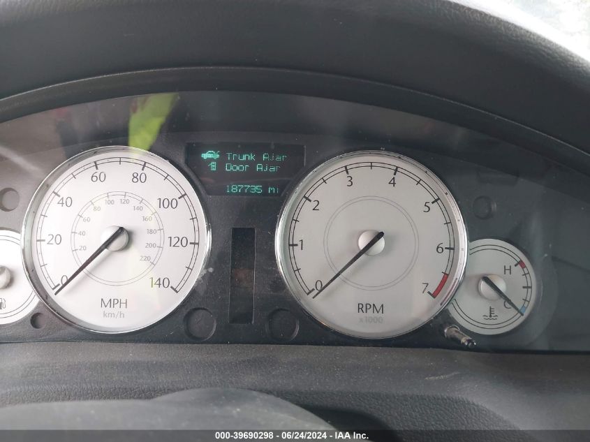 2005 Chrysler 300 Touring VIN: 2C3JA53G65H621712 Lot: 39690298