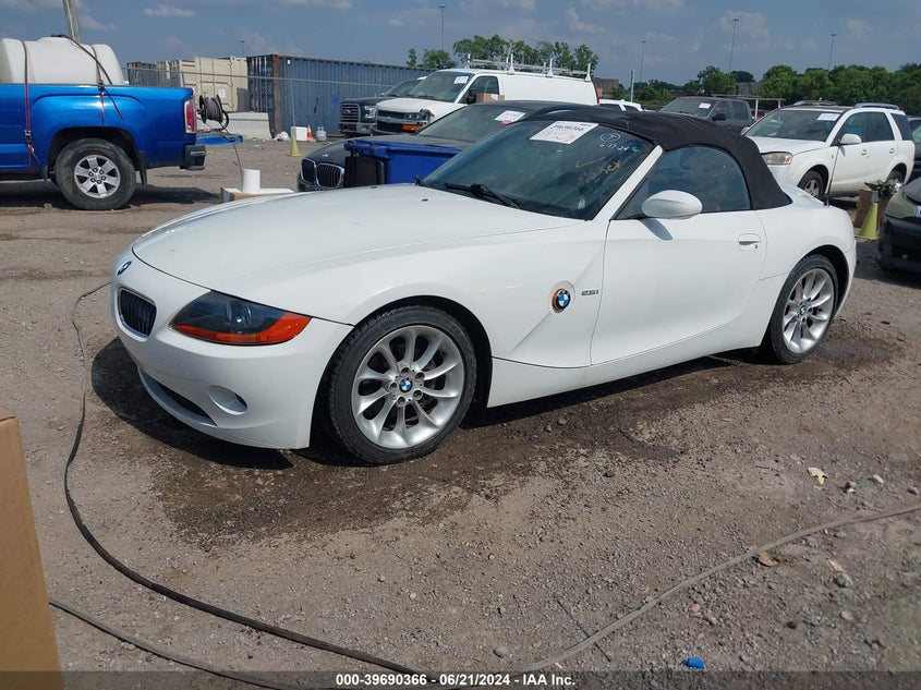 2004 BMW Z4 2.5I VIN: 4USBT335X4LR68226 Lot: 39690366