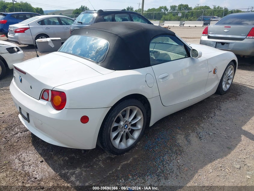 2004 BMW Z4 2.5I VIN: 4USBT335X4LR68226 Lot: 39690366