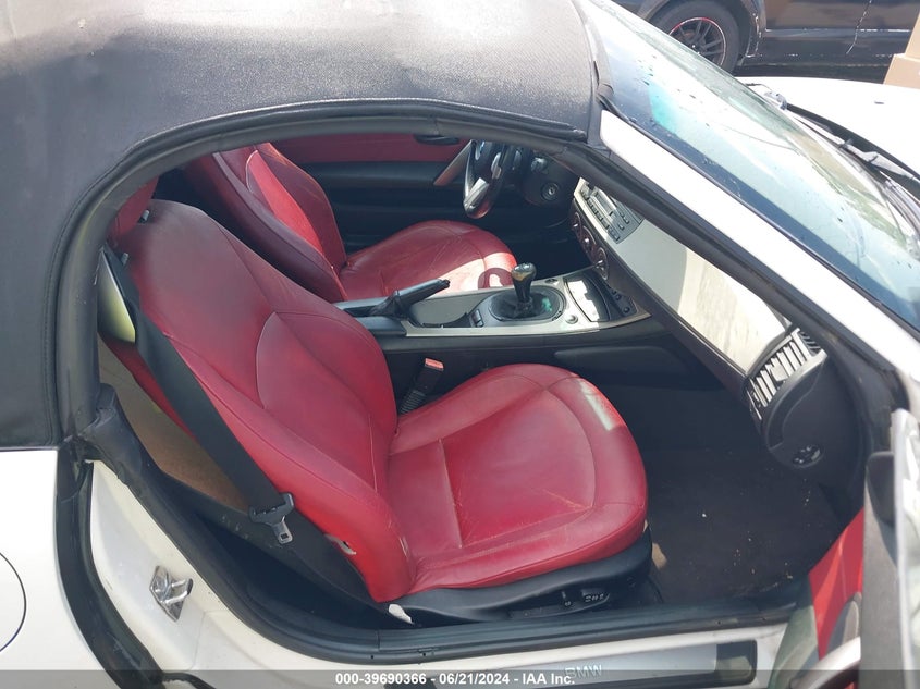 2004 BMW Z4 2.5I VIN: 4USBT335X4LR68226 Lot: 39690366