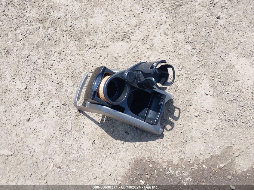 2004 Toyota Prius VIN: JTDKB20U140013721 Lot: 39690371