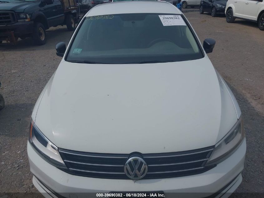 2015 Volkswagen Jetta 2.0L S VIN: 3VW2K7AJ3FM222411 Lot: 39690382