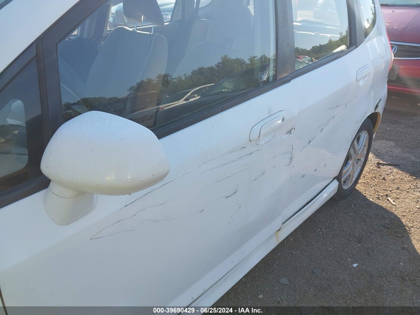 2007 Honda Fit Sport VIN: JHMGD38677S021731 Lot: 39690429