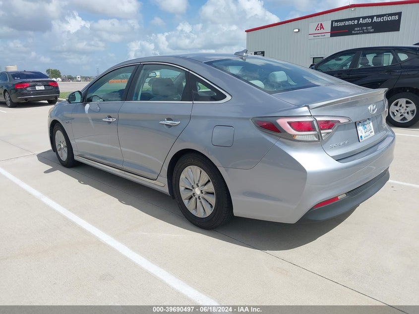 2016 HYUNDAI SONATA HYBRID SE - KMHE24L17GA039485