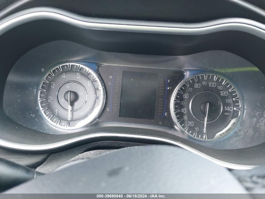 2015 Chrysler 200 Limited VIN: 1C3CCCAB4FN669684 Lot: 39690545