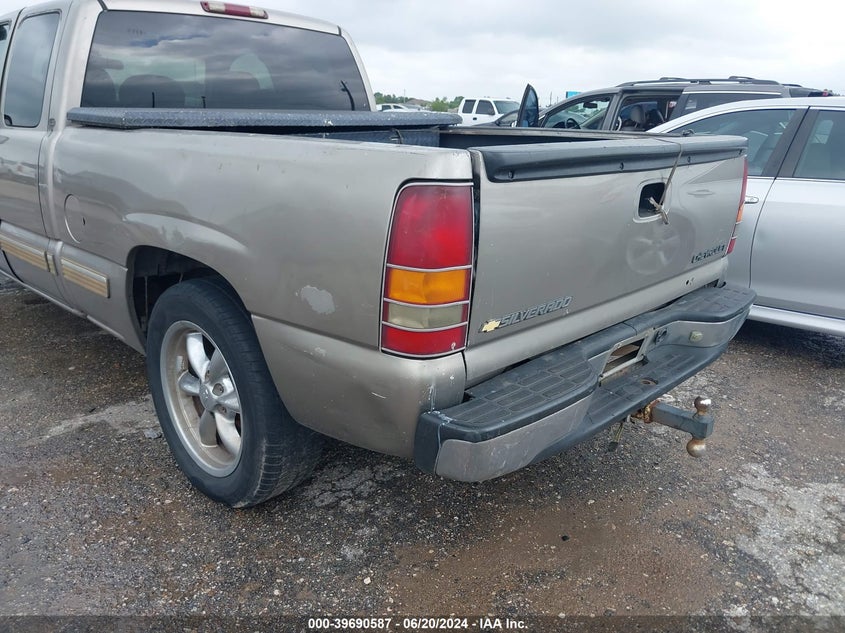 2001 Chevrolet Silverado 1500 Ls VIN: 2GCEC19V411337939 Lot: 39690587