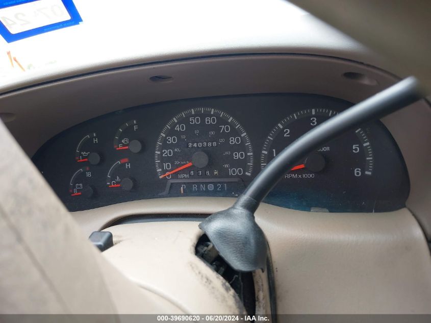 1998 Ford Expedition Eddie Bauer/Xlt VIN: 1FMRU18W8WLB95584 Lot: 39690620