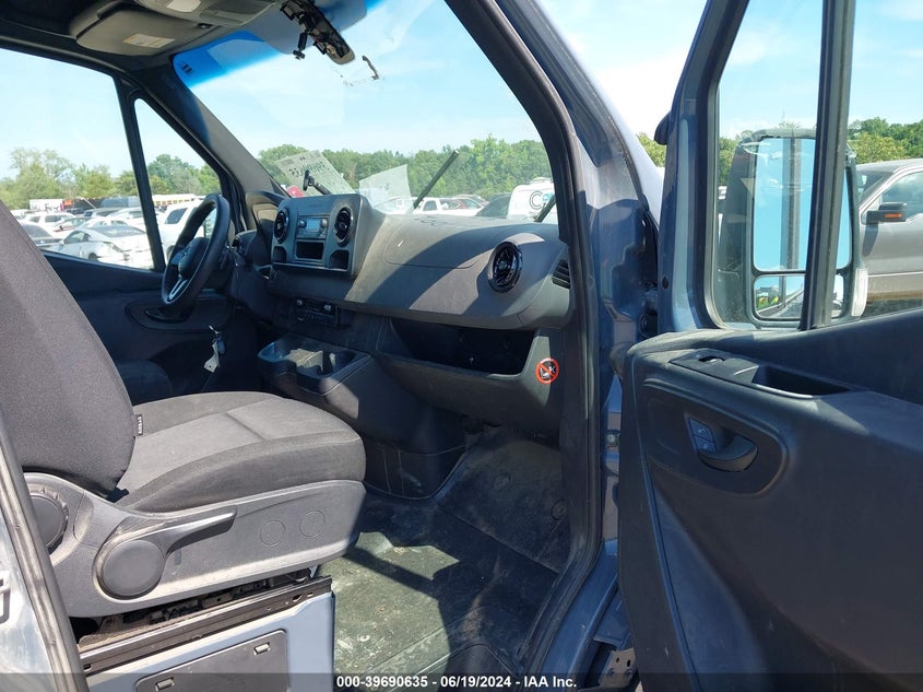 2019 Mercedes-Benz Sprinter 2500 High Roof V6 VIN: WD4PF1CD2KP129374 Lot: 39690635