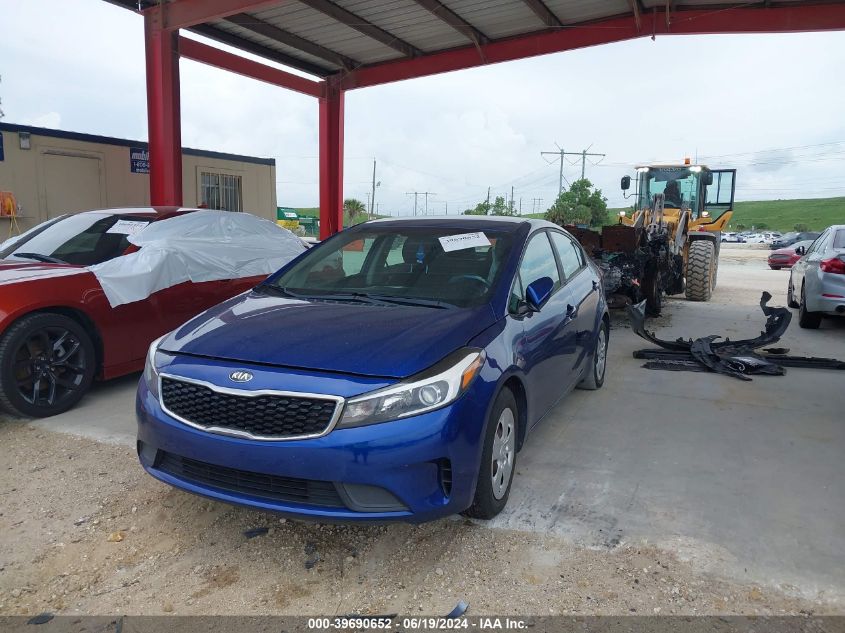 3KPFK4A74JE185265 2018 KIA FORTE - Image 2