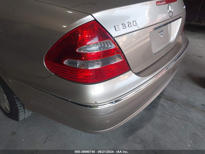 2004 Mercedes-Benz E 320 4Matic VIN: WDBUF82J94X144484 Lot: 39690745