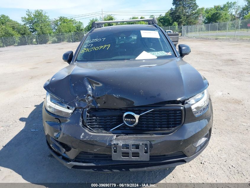 2022 Volvo Xc40 T5 R-Design VIN: YV4162UM9N2735340 Lot: 39690779