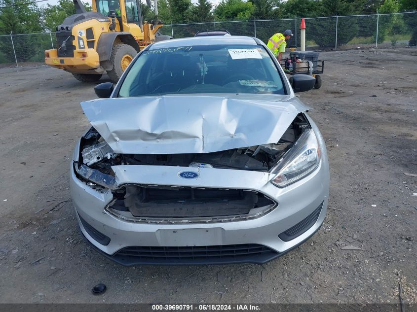 2018 Ford Focus S VIN: 1FADP3E2XJL264373 Lot: 39690791