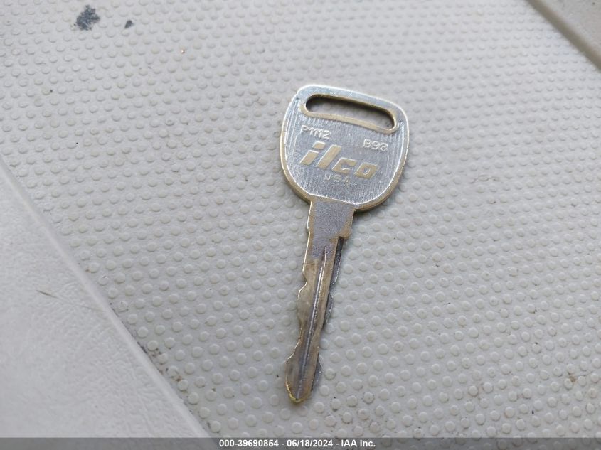 2001 Chevrolet Tahoe Lt VIN: 1GNEC13T51R108630 Lot: 39690854