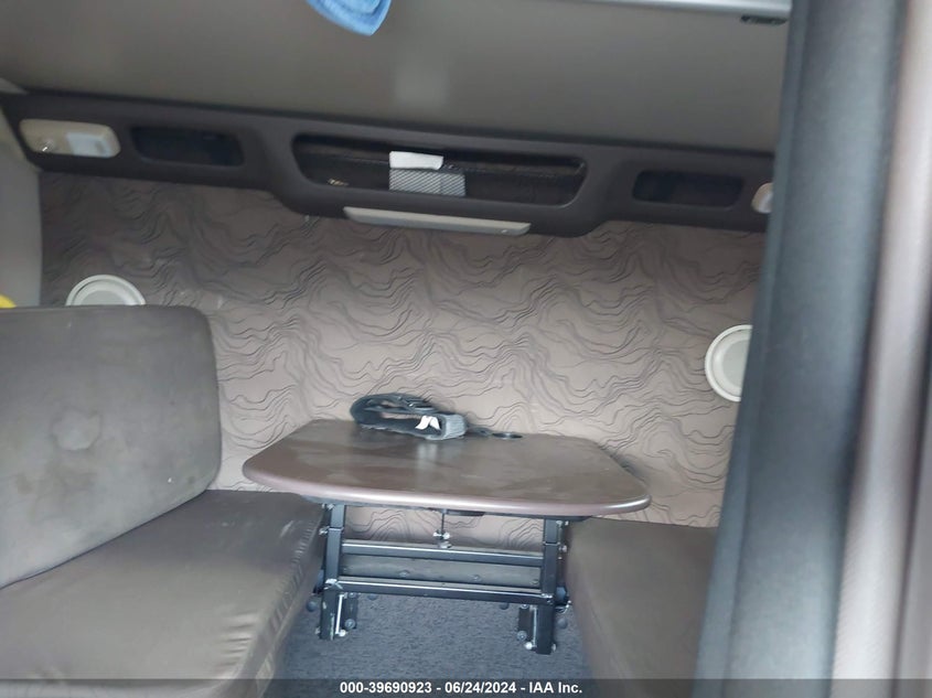 2017 Volvo Vnl VIN: 4V4NC9TJ3HN980509 Lot: 39690923