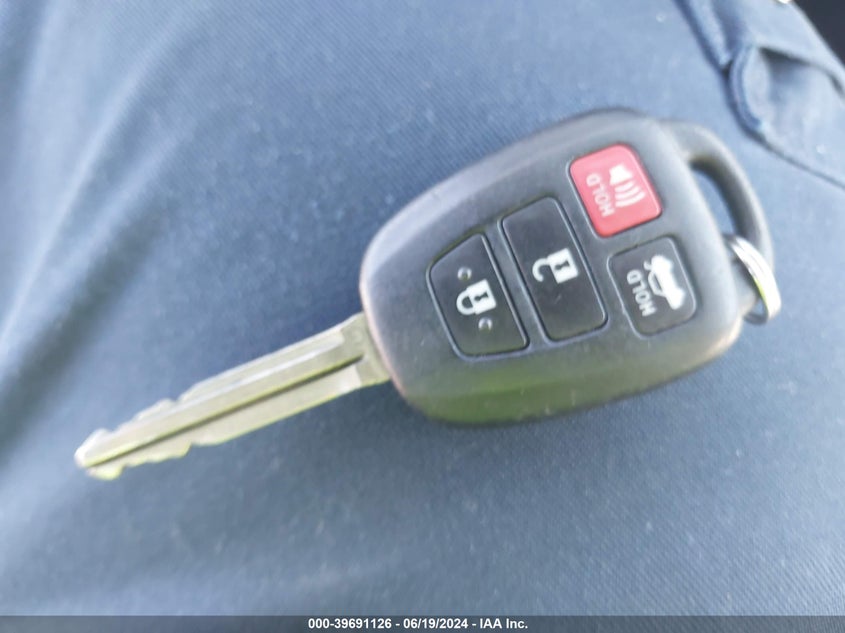 2013 Toyota Camry L/Se/Le/Xle VIN: 4T4BF1FK0DR276863 Lot: 39691126