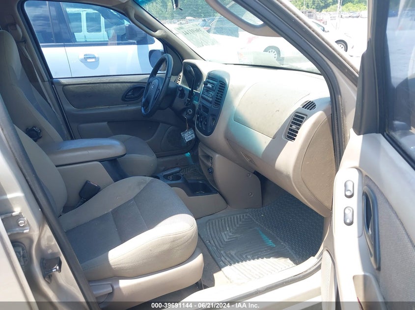 2001 Ford Escape Xlt VIN: 1FMYU04181KF60909 Lot: 39691144