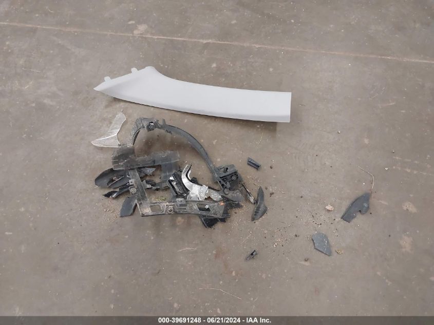 2019 Chevrolet Equinox Lt VIN: 2GNAXUEV4K6157270 Lot: 39691248