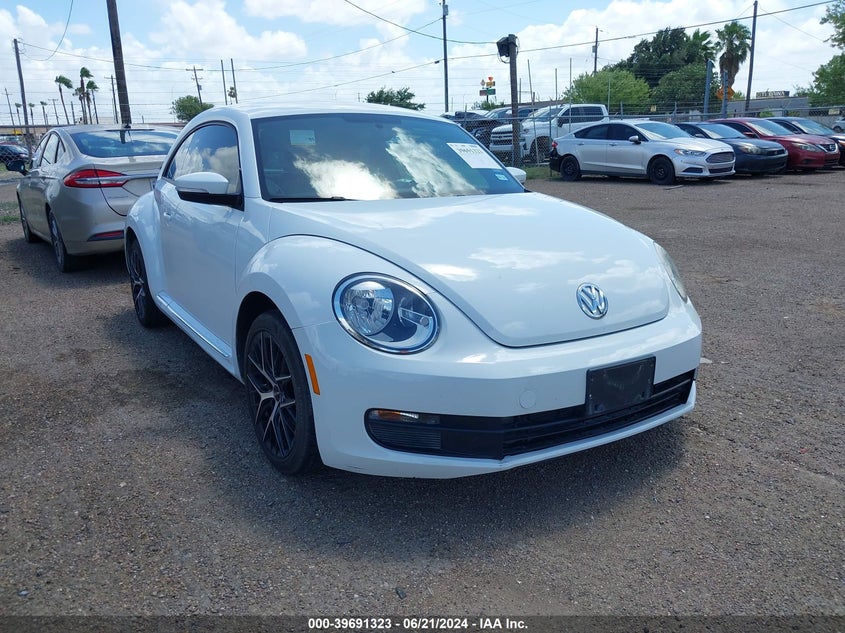 2015 VOLKSWAGEN BEETLE 1.8T CLASSIC - 3VWF17AT6FM655324