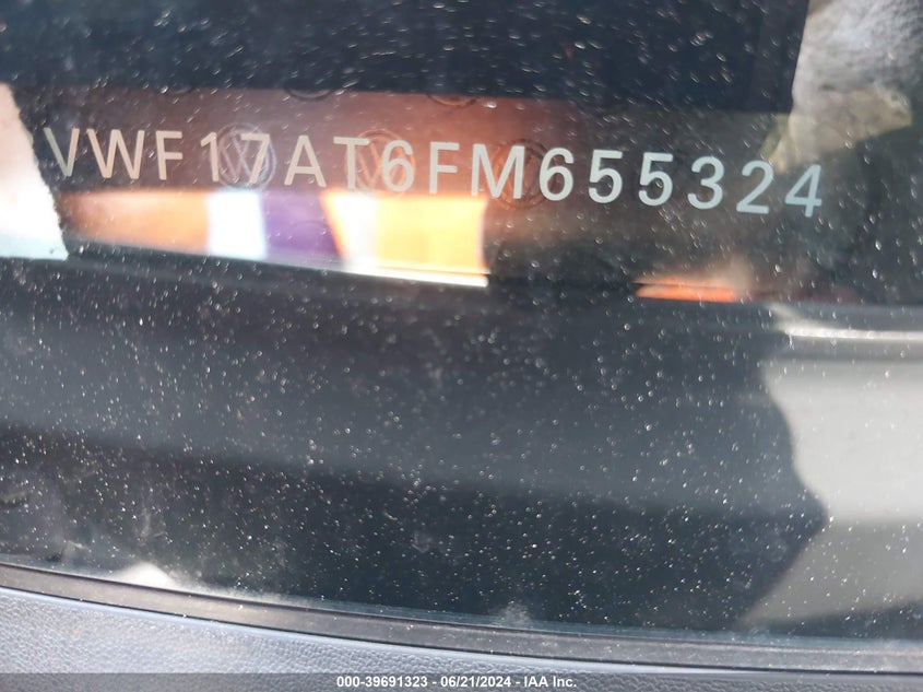 2015 VOLKSWAGEN BEETLE 1.8T CLASSIC - 3VWF17AT6FM655324