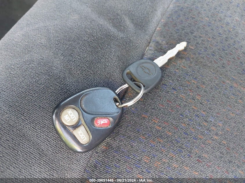 2001 Chevrolet Silverado 1500 Ls VIN: 1GCEK14T31E274078 Lot: 39691446