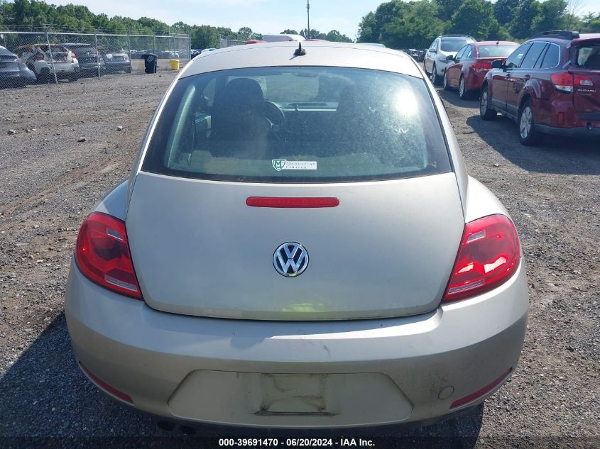 2013 Volkswagen Beetle 2.5L VIN: 3VWJP7AT1DM607638 Lot: 39691470