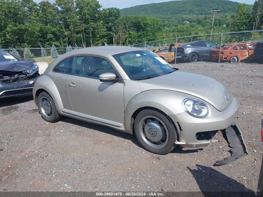 2013 VOLKSWAGEN BEETLE 2.5L - 3VWJP7AT1DM607638