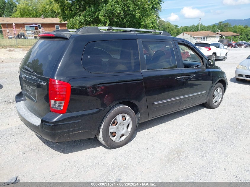 2008 Hyundai Entourage Gls/Limited VIN: KNDMC233186045645 Lot: 39691571