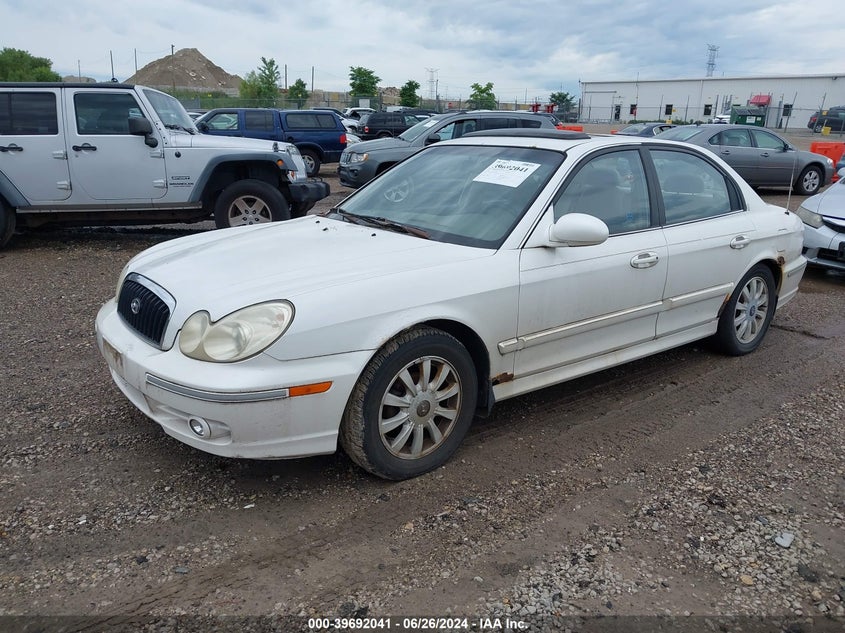 2002 Hyundai Sonata Gls/Lx VIN: KMHWF35H82A705274 Lot: 39692041