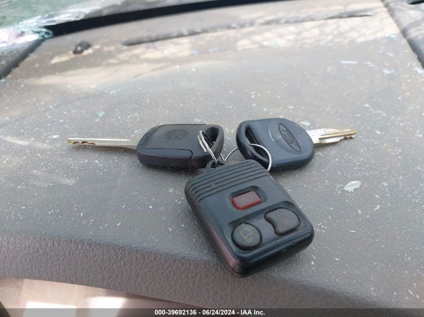 2007 Ford F-150 Stx/Xl/Xlt VIN: 1FTRX12W67KC16864 Lot: 39692136