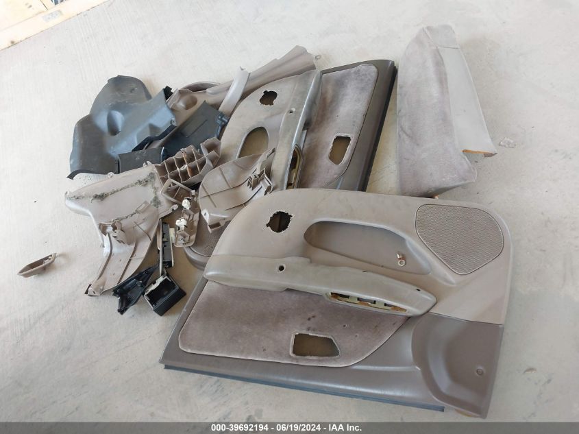 1999 Toyota Camry Le VIN: JT2BG22KXX0299028 Lot: 39692194