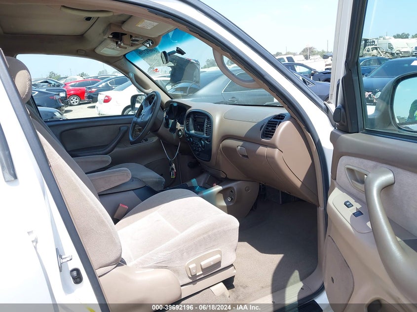 2002 Toyota Sequoia Sr5 V8 VIN: 5TDZT34A72S068718 Lot: 39692196