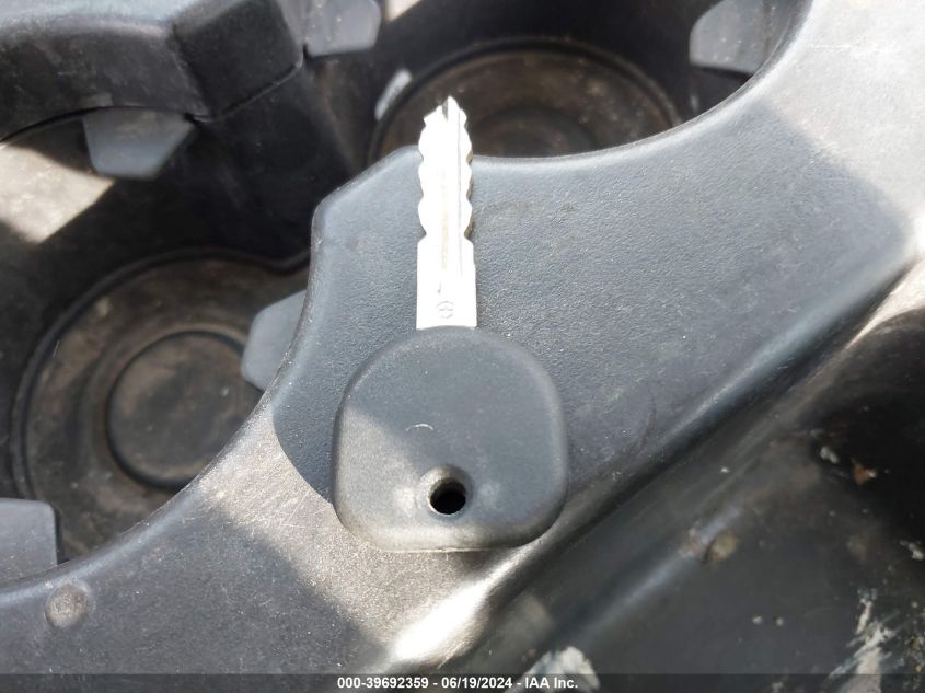 2008 GMC Sierra 1500 C1500 VIN: 1GTEC14C88Z215933 Lot: 39692359